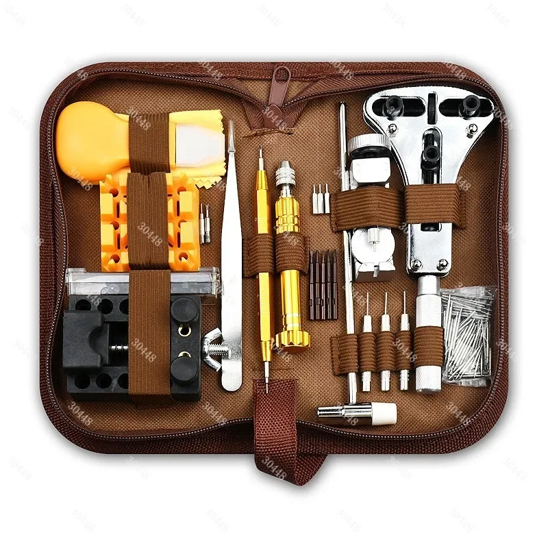Kit di Riparazione Orologi 149 - Watch Tool Repair Kit recensione e prezzo